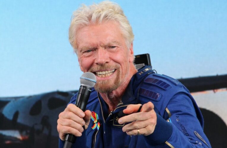 After Branson flight, Virgin Galactic slumps on stock sale