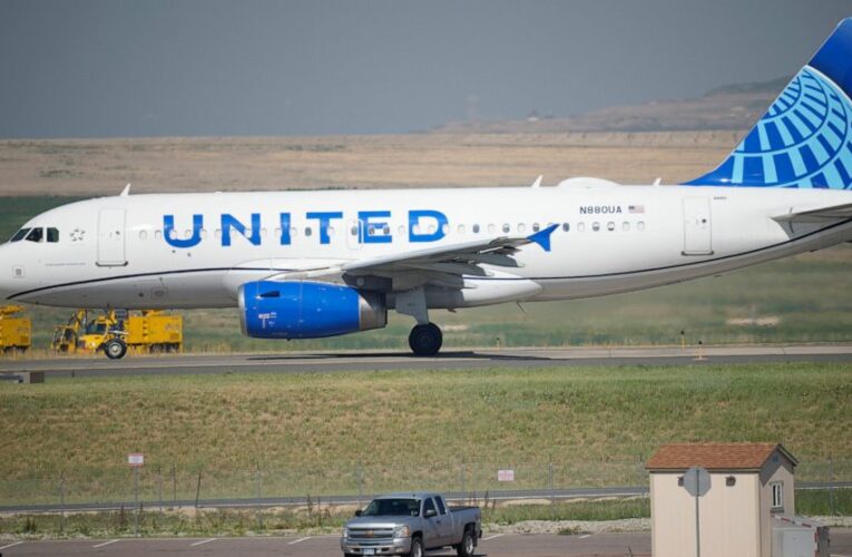 United Airlines posts $434 million 2Q loss but revenue up