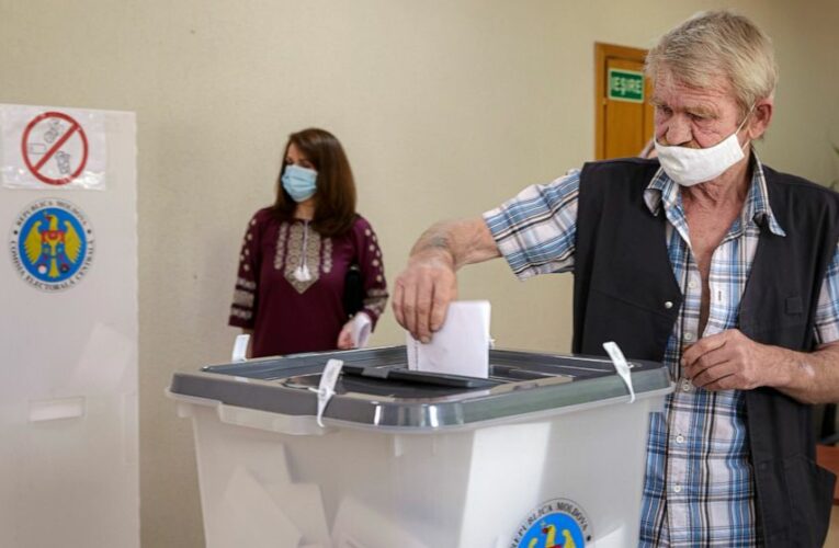 Early returns in Moldova point to win by pro-EU reformers