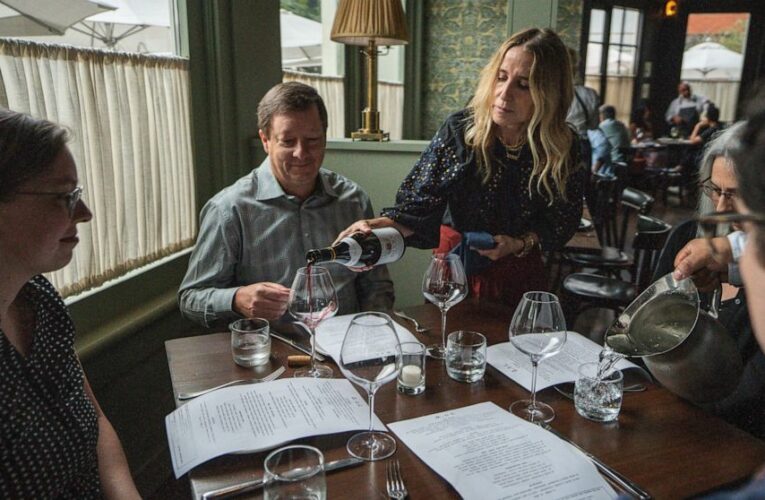 US service sector grows, albeit slightly slower in June