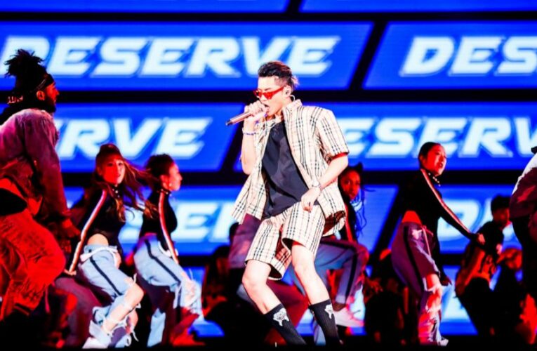 Chinese pop star dumped by brands over sex complaint