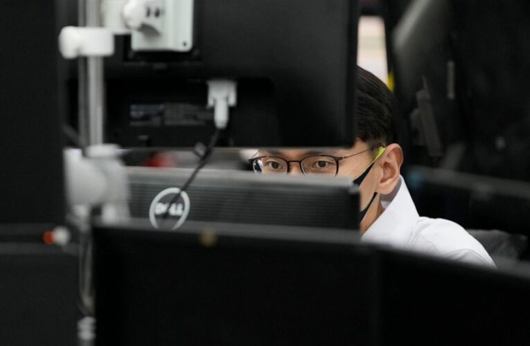 Stocks edge higher ahead of earnings season; banks in focus