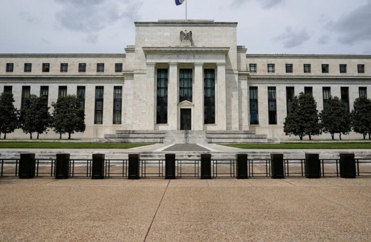 Fed survey: US economy strong but hindered by bottlenecks