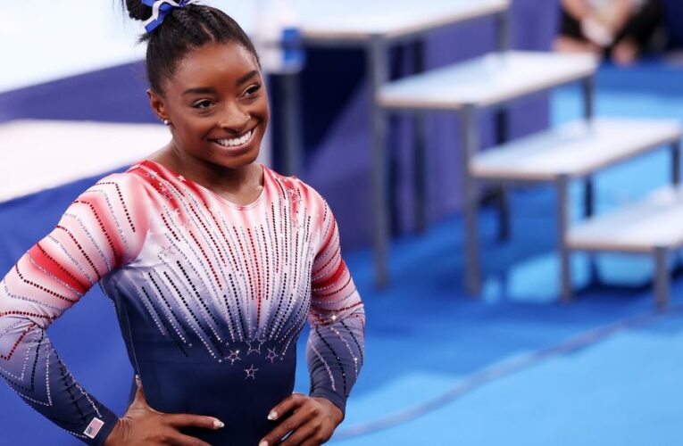 China’s 16-year-old Guan Chenchen wins balance beam gold