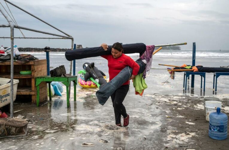 Grace makes landfall as a category 3 hurricane in Mexico