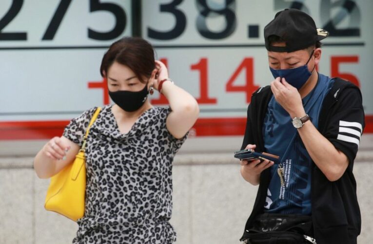 Asian stocks retreat on lack of direction from Fed, pandemic