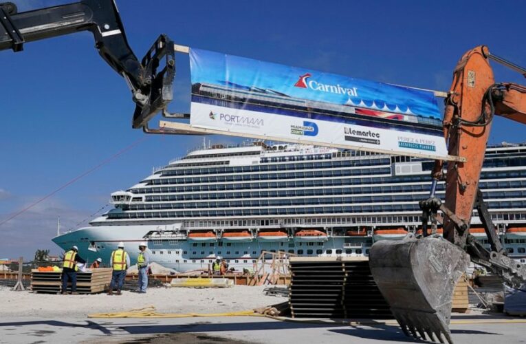 Cruise lines require vaccinations, tests, amid virus surge