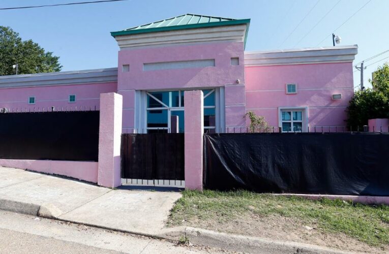 Mississippi abortion clinic asks Supreme Court to uphold Roe v. Wade