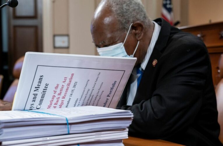 What’s the price of Biden&rsquo;s plan? Democrats drive for zero