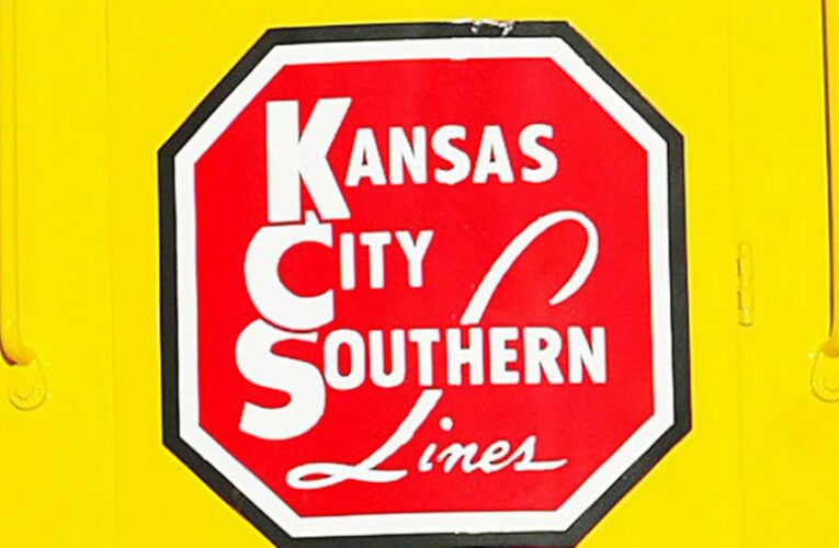 Kansas City Southern picks Canadian Pacific bid for railroad