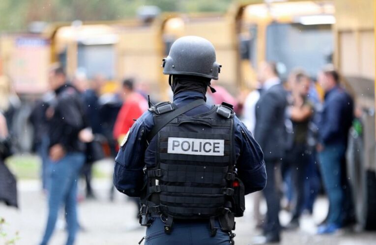 Tensions soar at Kosovo-Serbia border over license plates