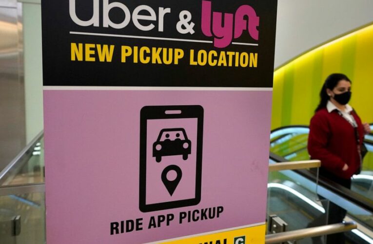 Lyft, Uber to cover fees for drivers sued under Texas law