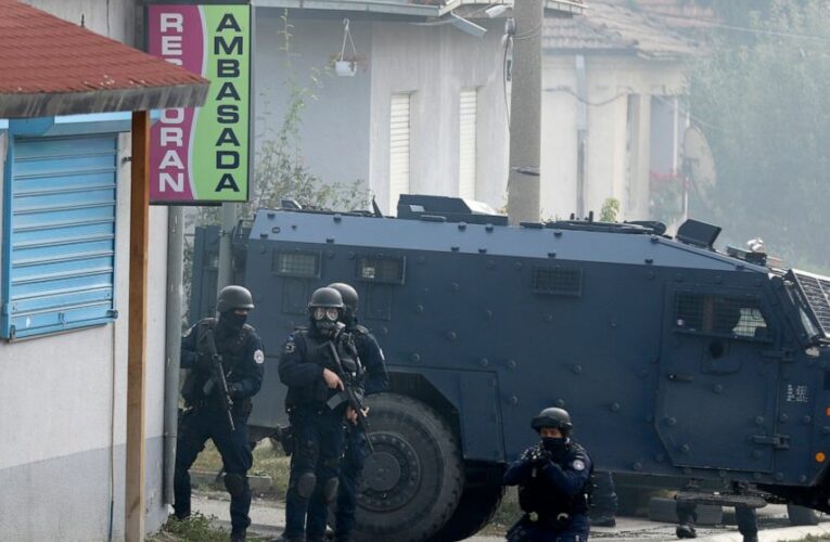 Kosovo police clash with ethnic Serbs during smuggling raids