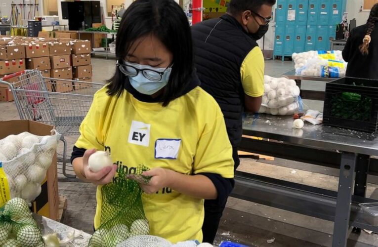 US food banks struggle to feed hungry amid surging prices