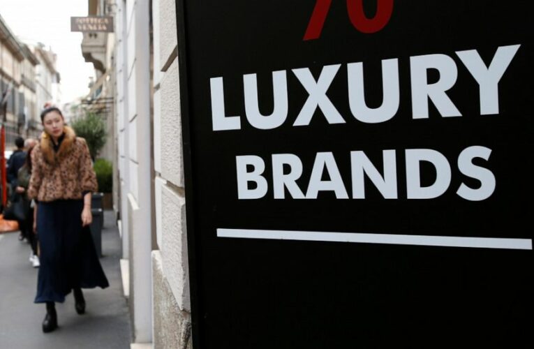 Study: US shoppers outspend Chinese to restore luxury market
