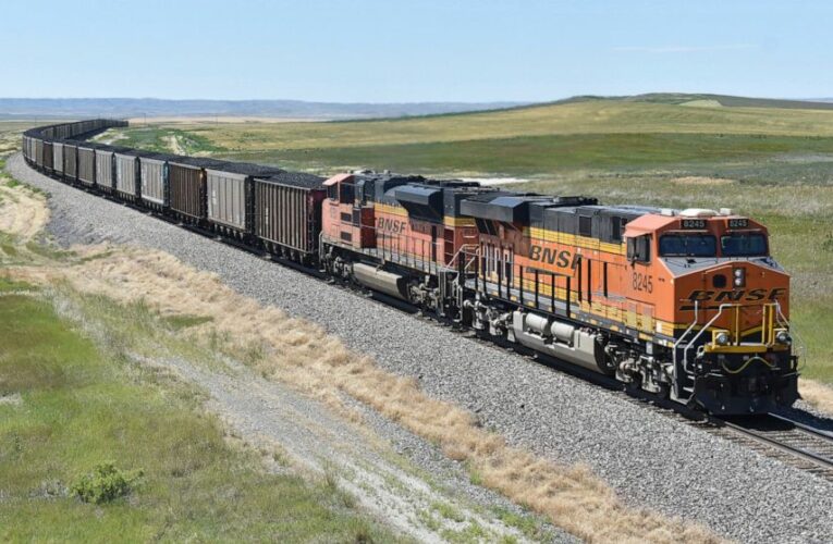 Railroads fight with unions in court over vaccine mandates