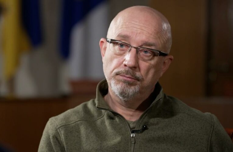 Matthew Chance to Ukraine minister: Do you believe Russia will invade?
