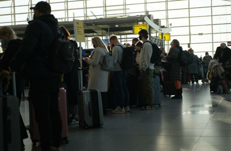 Opinion: I’m vaccinated, boosted and have no health problems. I’m traveling for the holidays