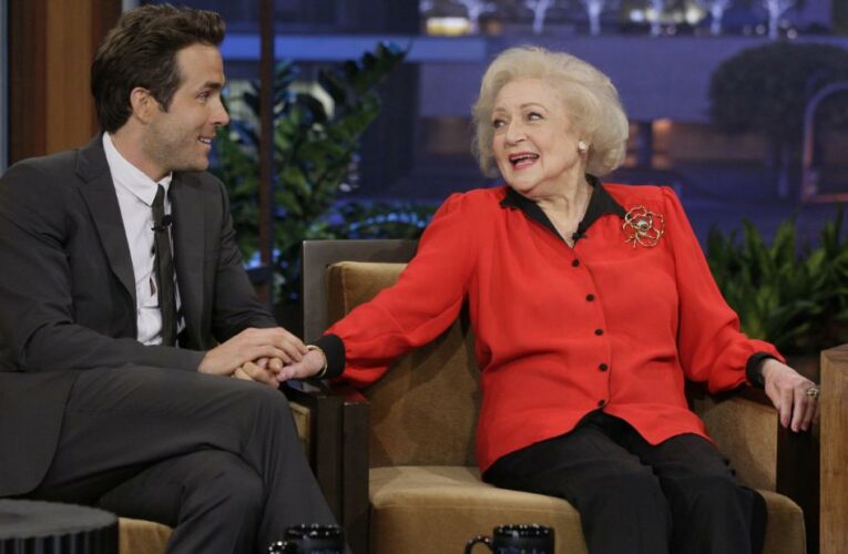 Ryan Reynolds and more pay tribute to Betty White