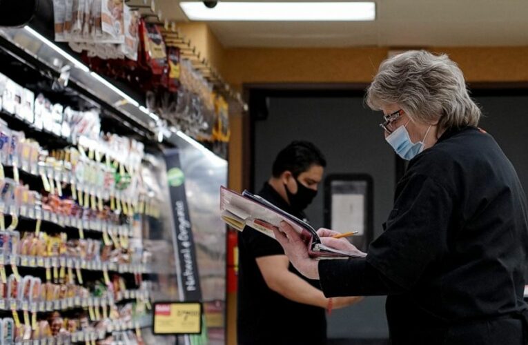 Union urges CEOs of food chains to reinforce mask wearing
