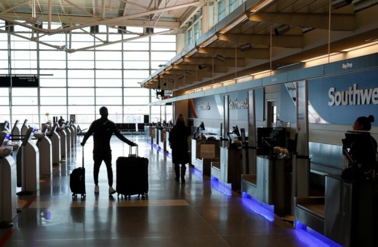 Lawmakers say they will try again to regulate airline fees