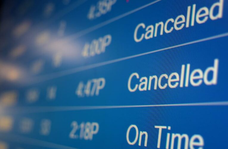 2,800 flights canceled Sunday