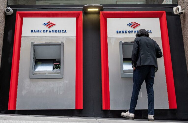 First on CNN: Bank of America is giving workers $1 billion of stock