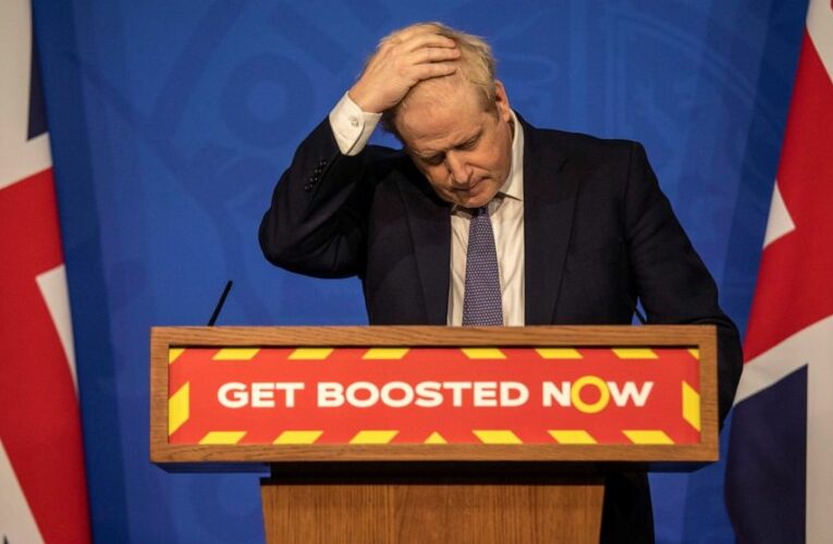 UK authorities ease COVID testing requirements in England