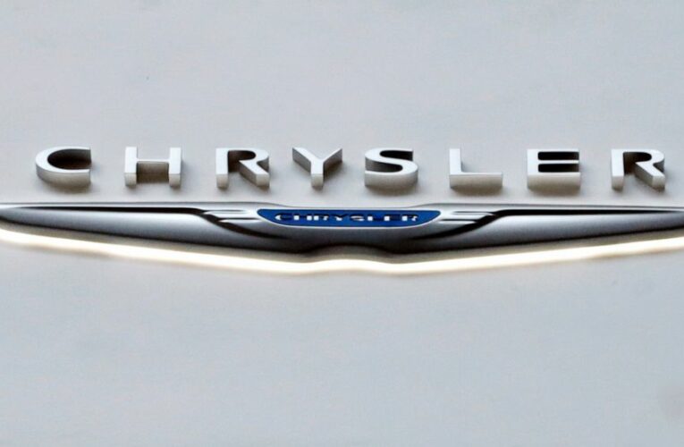 Chrysler aims to be all electric by 2028