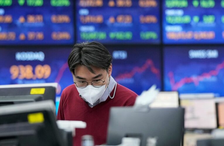 World stocks mixed after China rate cuts, Japan export gain