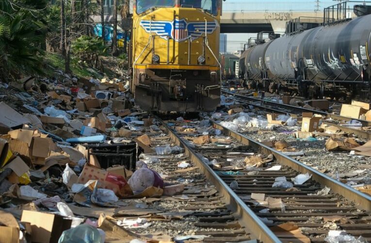 Thieves raiding rail cargo containers in Los Angeles