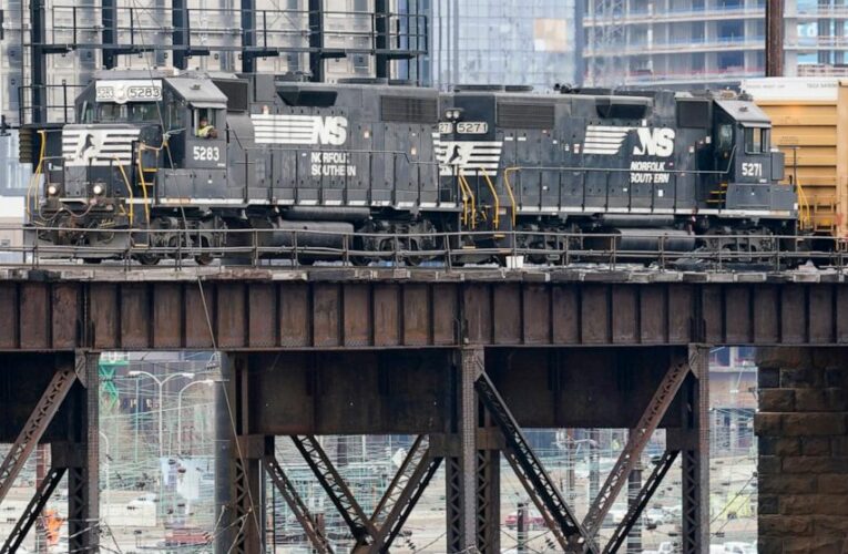 Norfolk Southern railroad’s Q4 profit up 13% on higher rates