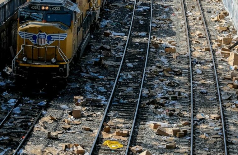 Train derails near LA site of recent wave of cargo thefts