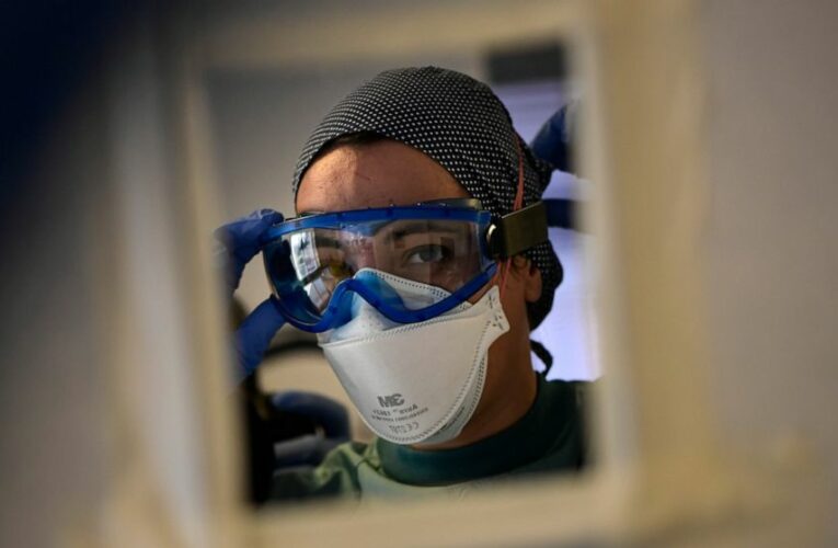 Spanish doctors win lawsuit over lack of COVID-19 protection