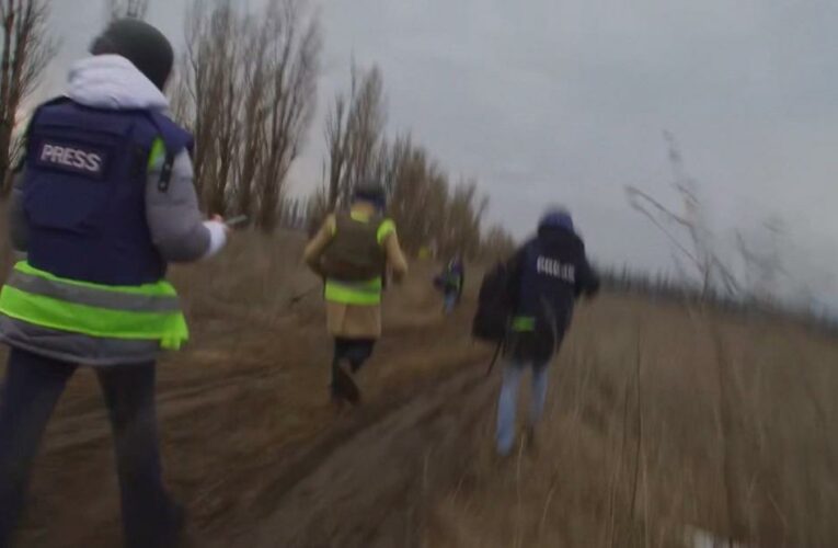 CNN team in Ukraine comes under mortar fire