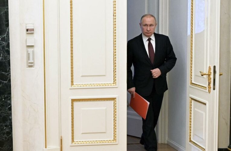 US to impose sanctions on Putin after Ukraine invasion