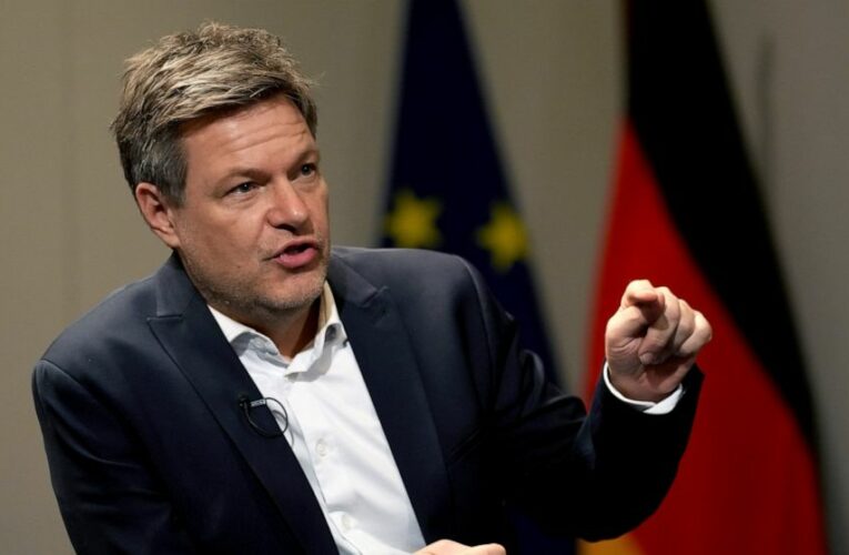 Germany says Russia will lose energy customers over Ukraine