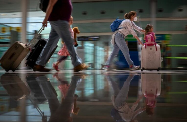 EU advises further relaxing travel rules for foreigners