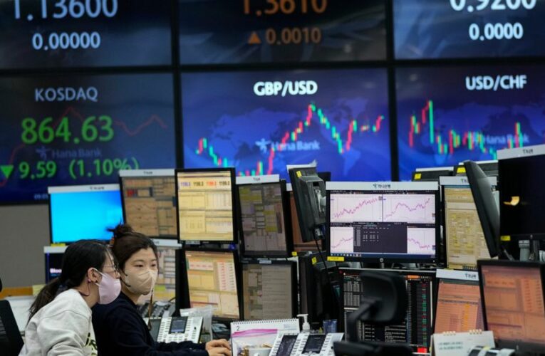 Stocks fall again, handing Wall Street another losing week