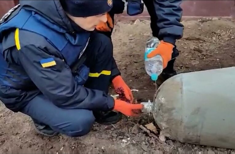 ‘A moment of remarkable cool’: Here’s the moment two Ukrainians diffuse a live Russian bomb