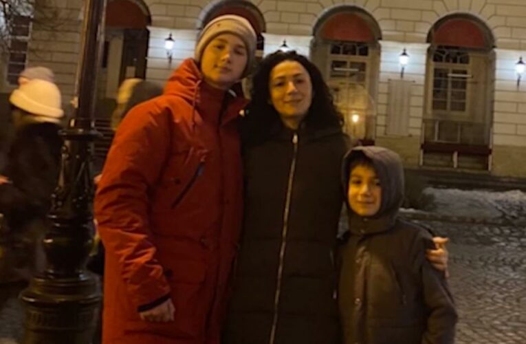 A Ukrainian mother flees the war, leaving part of her heart behind
