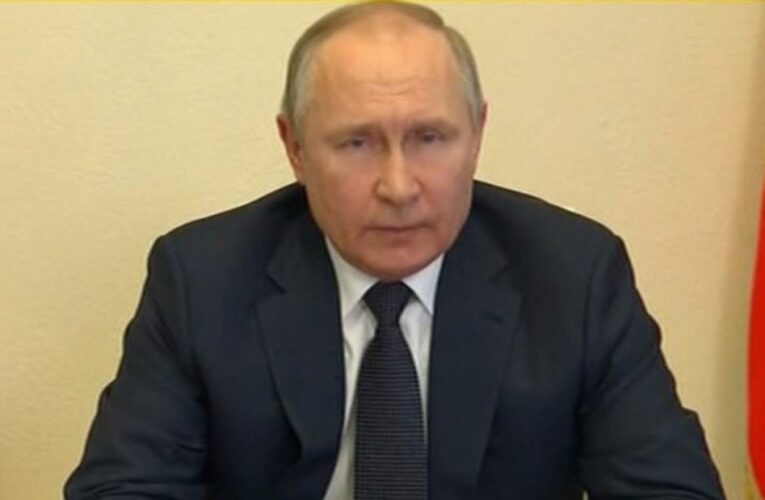Putin lashes out at Russians with Western mentality