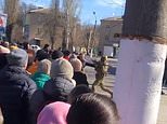 Heroic Ukrainian protesters brawl with Russian soldiers as they demand release of Melitopol mayor
