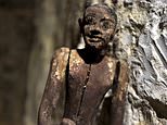 Tombs of rulers and palace supervisors dating back to 2700BC are found near Cairo