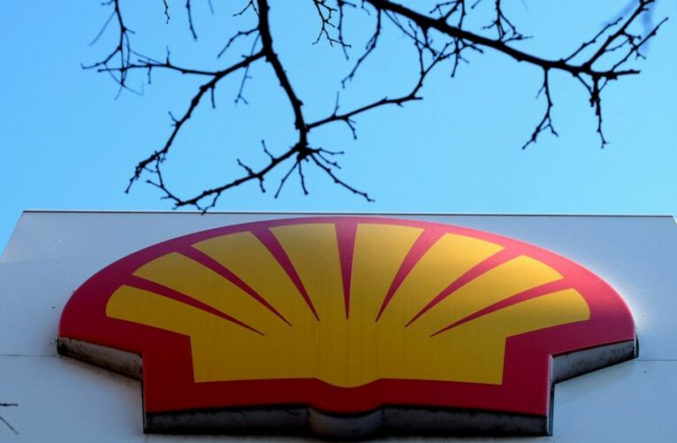 Shell says it will stop buying Russian oil, natural gas