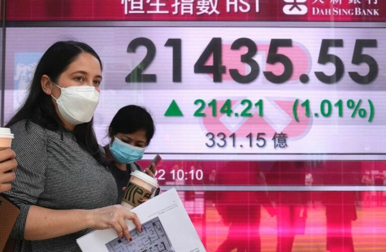 Stocks gain ground on Wall Street, oil prices ease lower