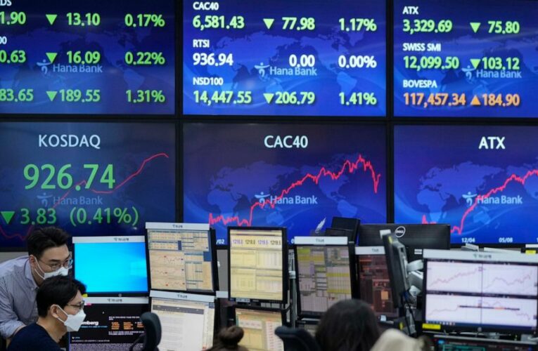 US stocks rise amid cautious trading on world markets