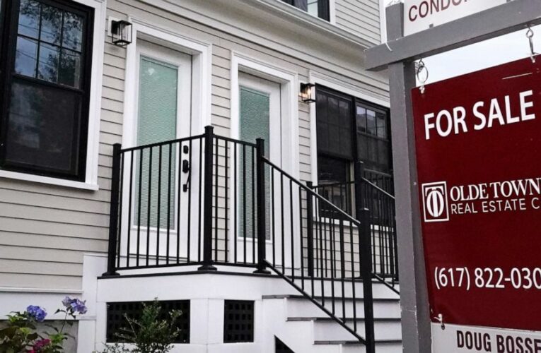 February home sales fall amid higher mortgage rates, prices