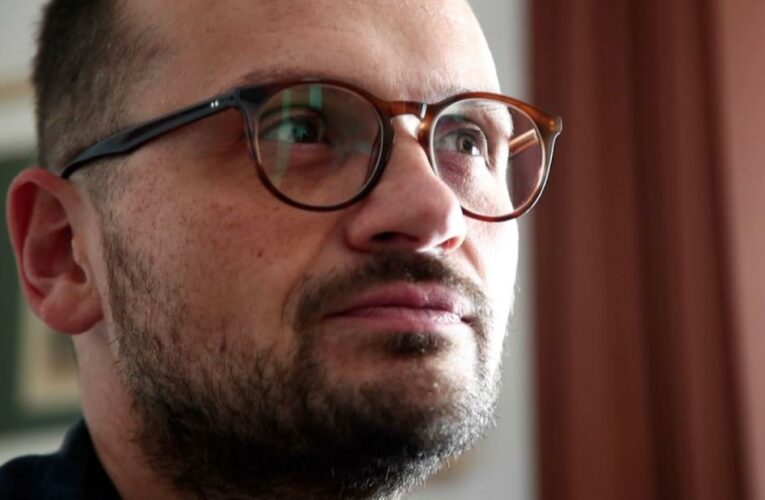 Refugees: Jewish man shelters refugees to honor those who saved his own family from the Holocaust