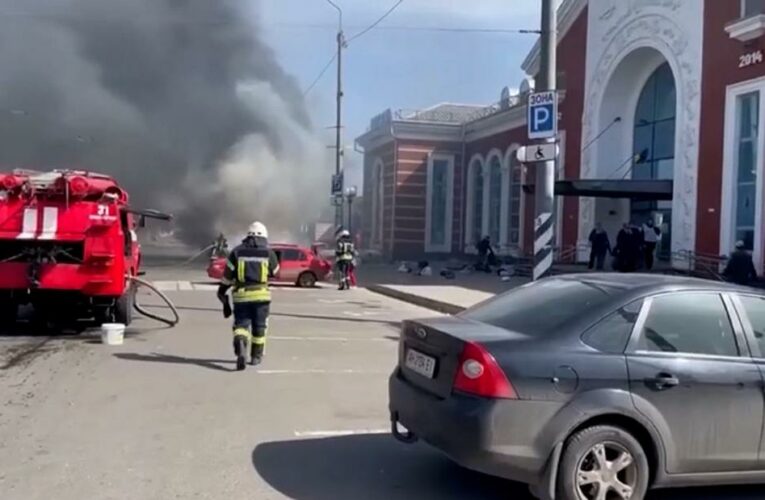Video: Aftermath of missile attack on train station
